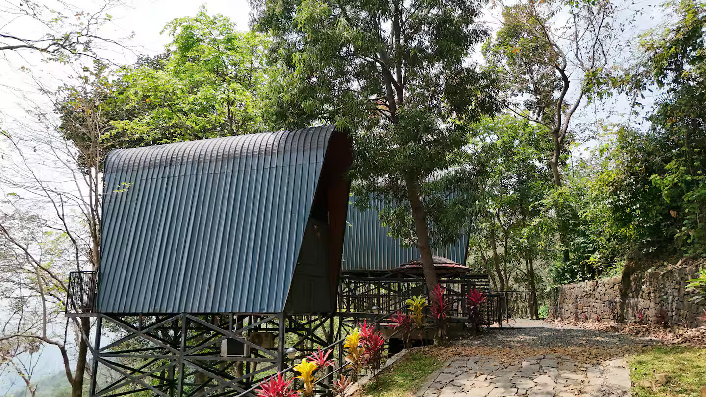 Twin Pines Cabin 1 Exterior view 4